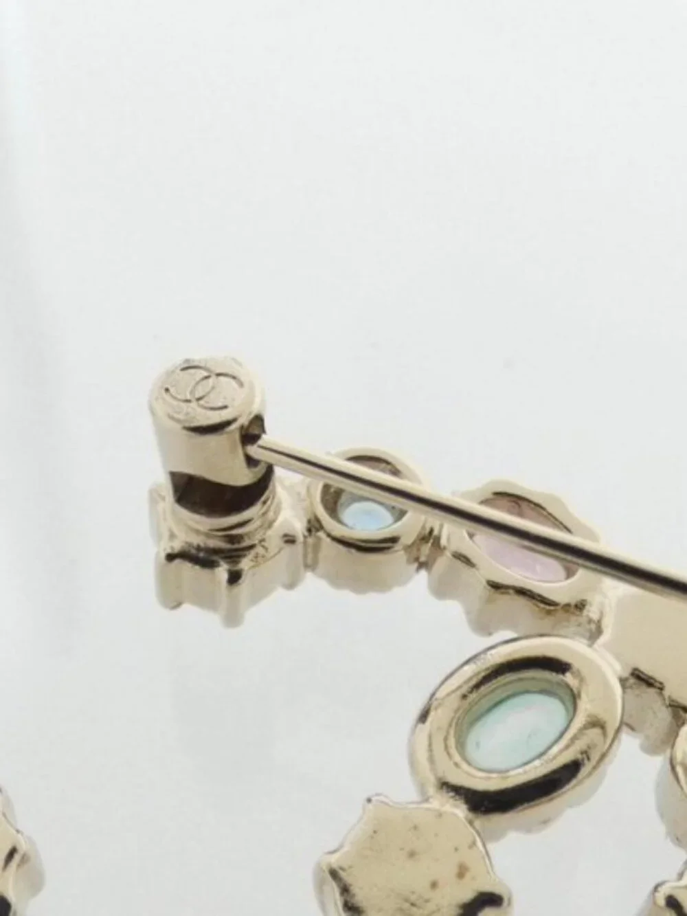 #165 - Chanel CC Brooch